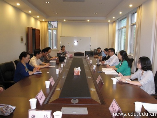 在南京特校座谈1.jpg