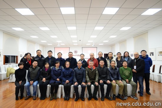 院领导班子与赴石渠县对口支援人员合影.jpg