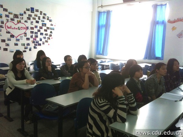 mark上课2.jpg