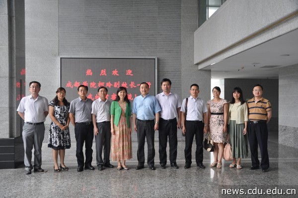 柯玲副校长一行与南京工程学院副校长史金飞合影.JPG