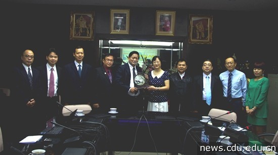 医学院会谈合影_meitu_1_副本.jpg