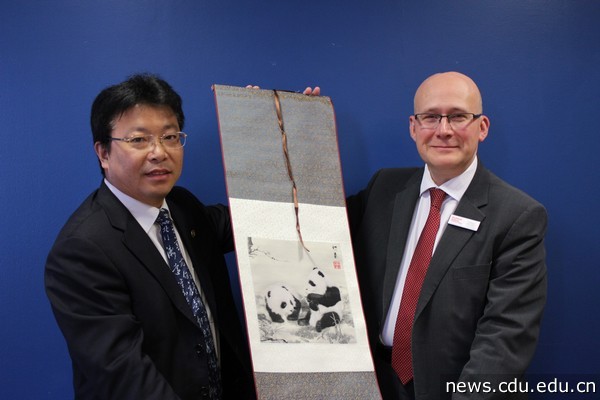 周激流校长与英国谢菲尔德哈莱姆大学校长.jpg