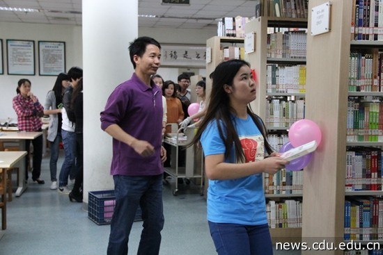 图书馆4.23读书日“图书管理技能决赛”现场2.JPG
