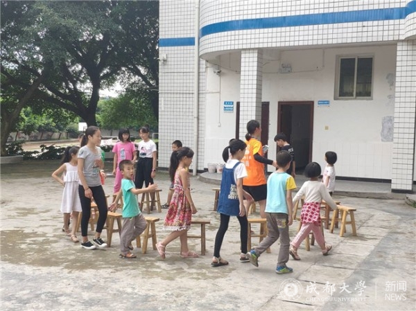 课间的小游戏.jpg