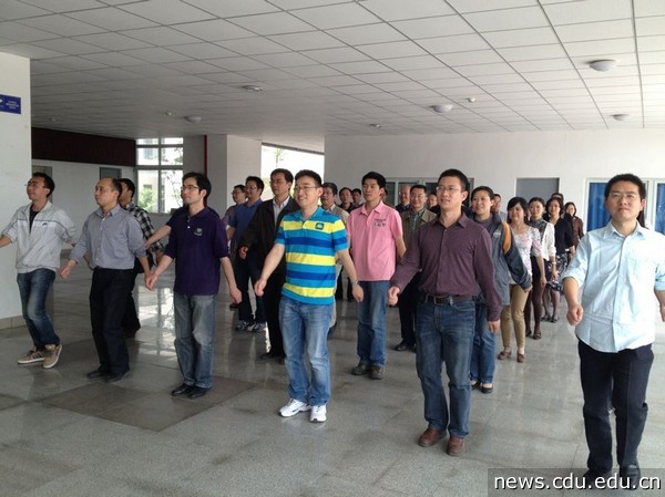 电信老师乐训练 积极备战运动会.jpg
