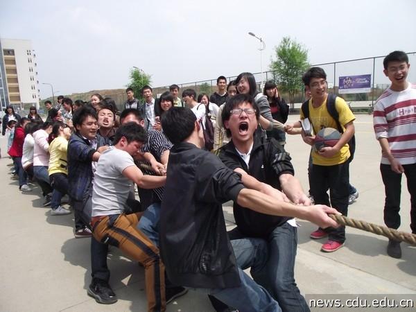 瞧这兄弟多卖力啊.jpg