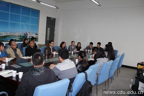 新生座谈会图片1.jpg
