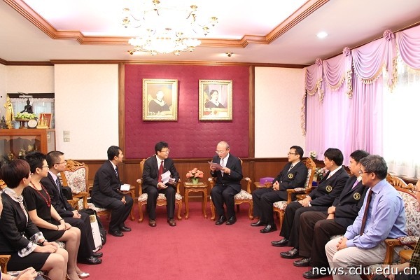 6周激流与泰国清迈大学校长会谈.jpg