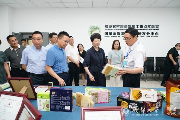 XCB07010.jpg